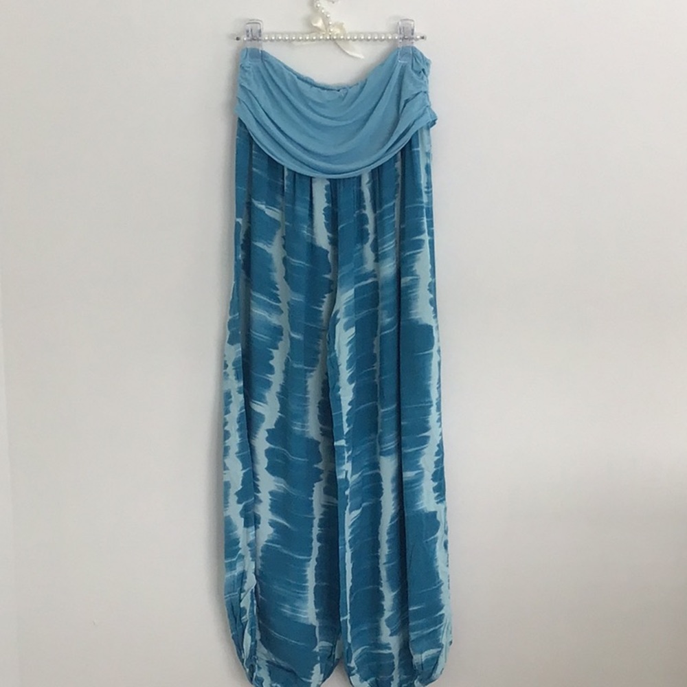 Flowing pants